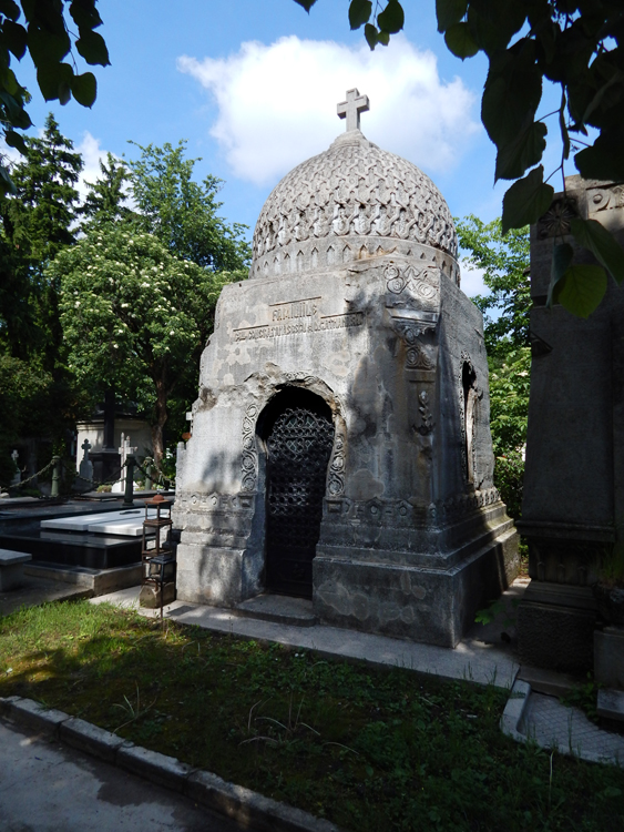 Bucharest - Bellu Cemetery, Tanasescu and Athanasiu Mausoleum
