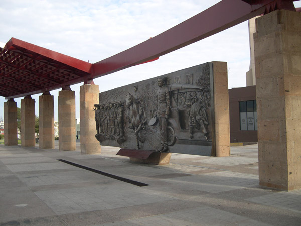 Chihuahua - Plaza Mayor, bronze monument to Pancho Villa, view #1