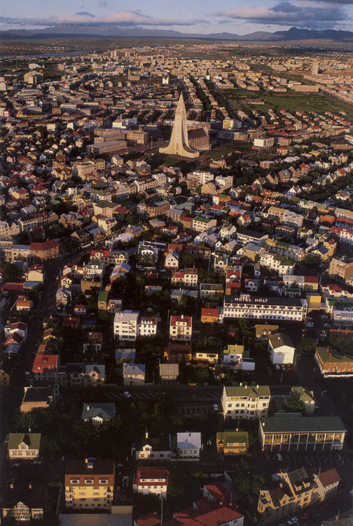 Hallgrimskirkje and Reykjavik (brochure)