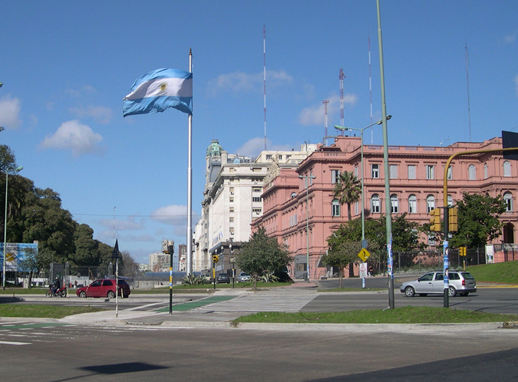 Buenos Aires - Casa Rosada and national flag