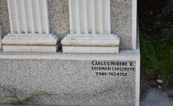 Santiago - Cementerio General - builder phone number on tomb
