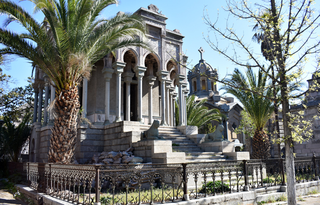 Santiago - Cementerio General - Vicuna mausoleum