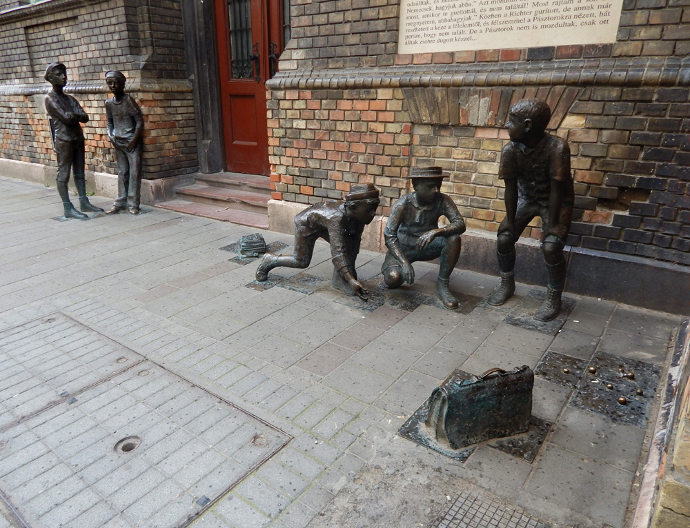 Budapest - The Boys of Paul Street sculpture, complete