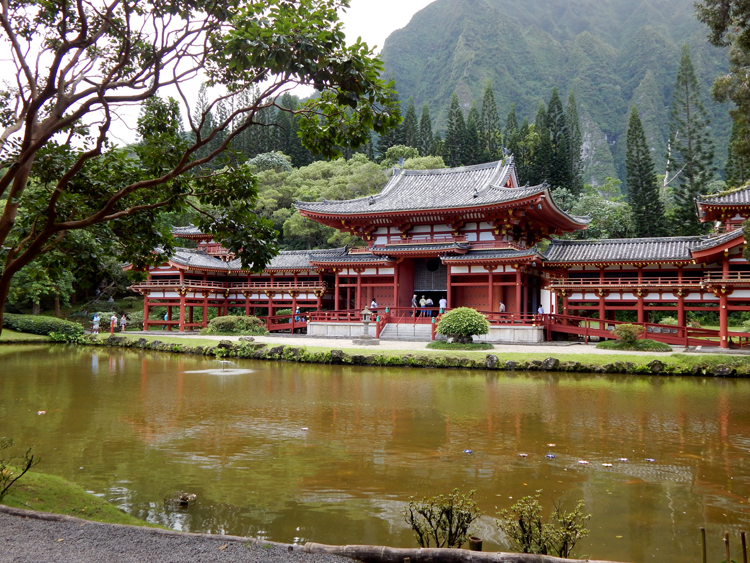 Oahu tour - Byodo-In Buddhist shrine