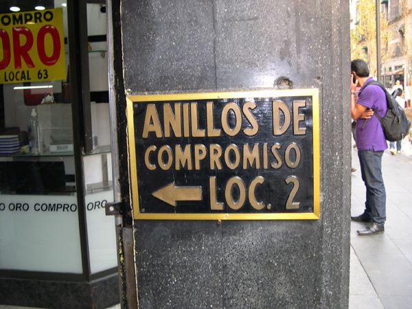 Mexico D.F., Anillos de Compromiso sign