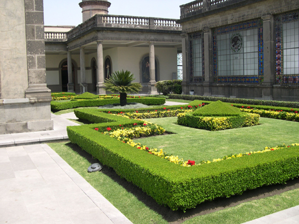Mexico D.F., Castillo de Chapultepec, second-floor garden