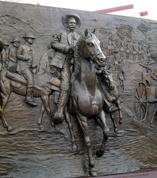 Chihuahua - Plaza Mayor, bronze monument to Pancho Villa, view #3