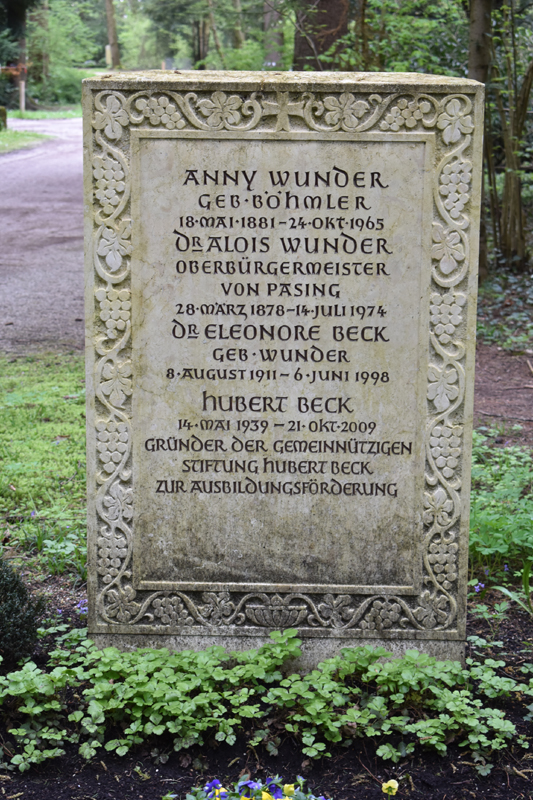Munchen Waldfriedhof - Anny Wunder grave