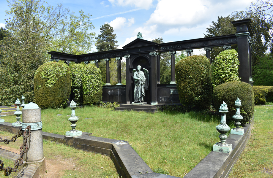 Dusseldorf - Poensgen family grave site