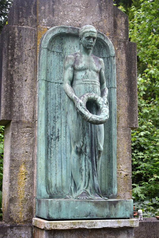 Dusseldorf - Kroner grave Angel