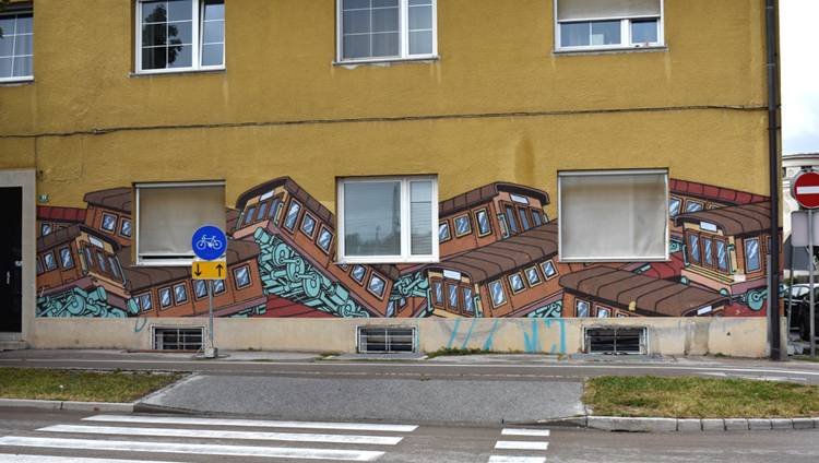 Ljubljana - train wreck street art