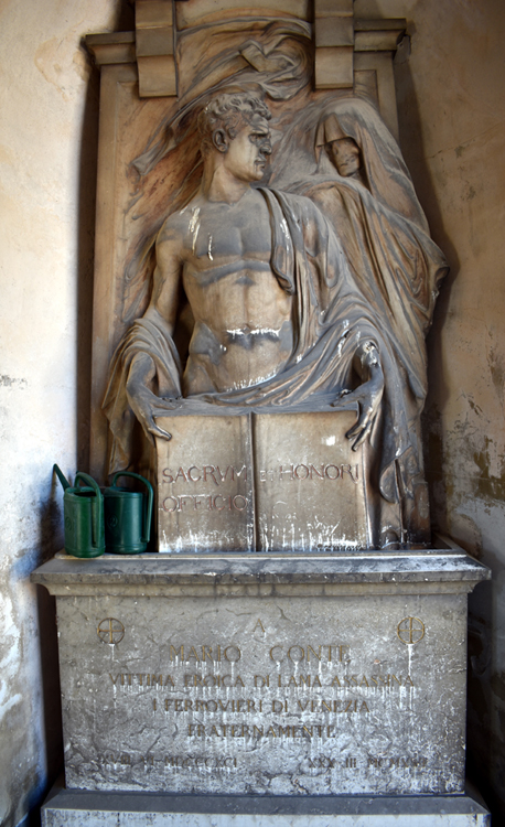 Venezia Cimitero San Michele - Conti tomb with Death Angel