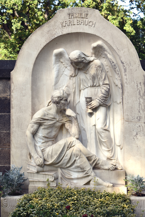 Dresdner Johannisfriedhof - Grab Bauch - 'your time's up!'