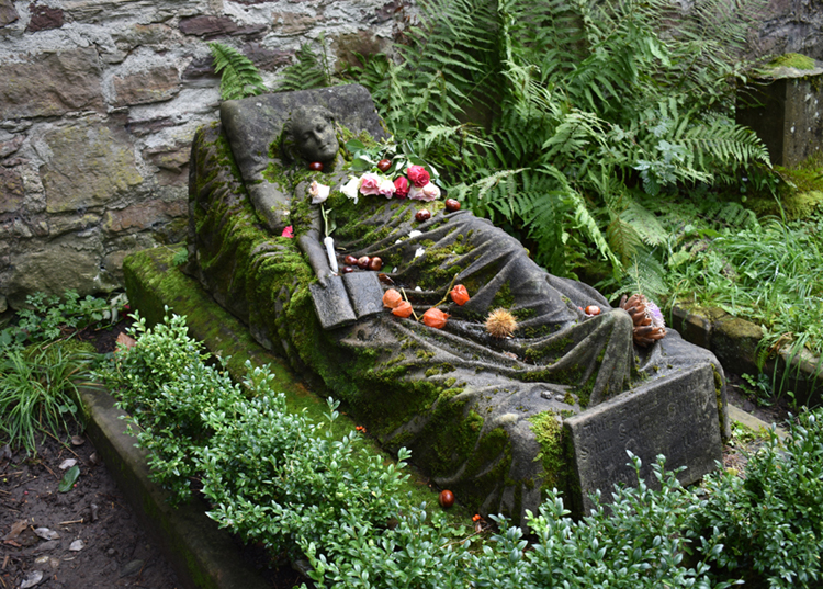 Freiburg Friedhof - grave of Caroline Walter