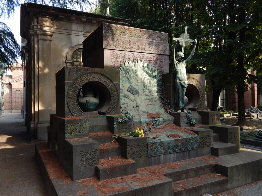 Cimitero Monumentale di Milano, Tomba Roberto Castelli, scultore Enrico Astorri