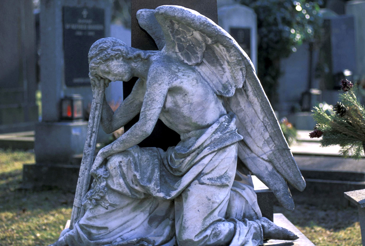Zentralfriedhof Wien, unknown Trauernden Engel
