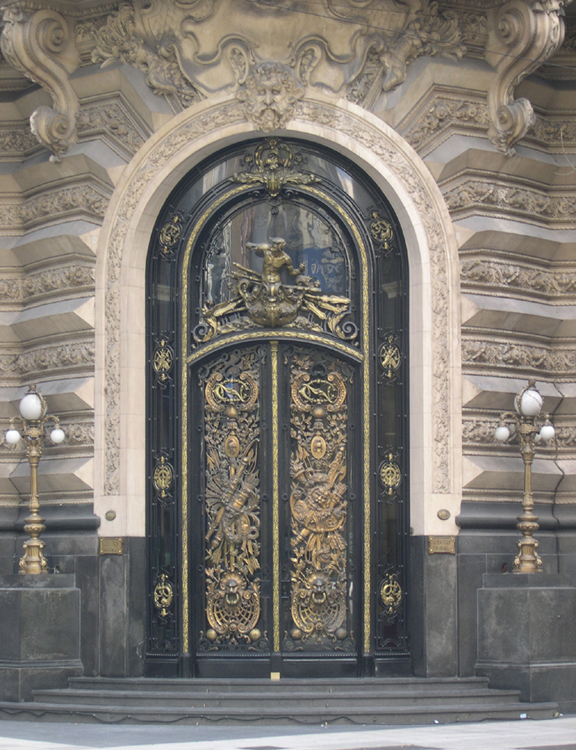 Buenos Aires - Centro Naval (doorway)