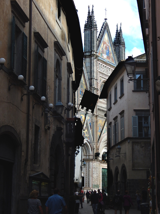 Duomo seen from narrow streets, Orvieto