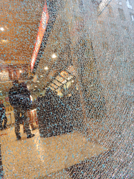 Milano - shattered glass, fast food restaurant
