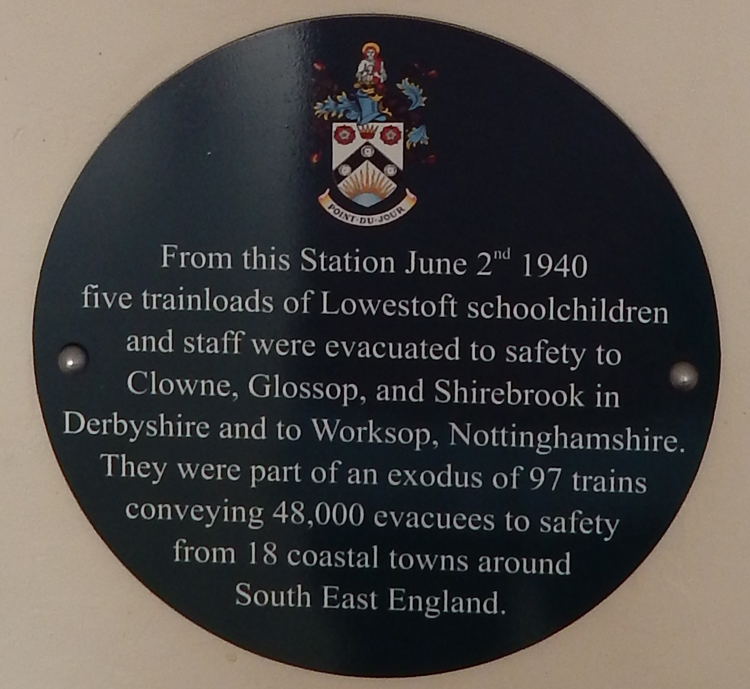 Lowestoft Railway Station, plaque commemorating ehildren's exodus
