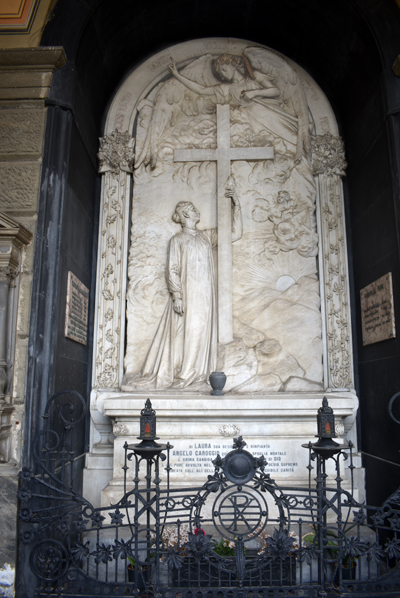 Savona - Cimitero - Tomba Famiglia Caroggio-Fava - guiding angel
