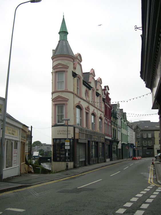 Caernarfon flatiron-style building
