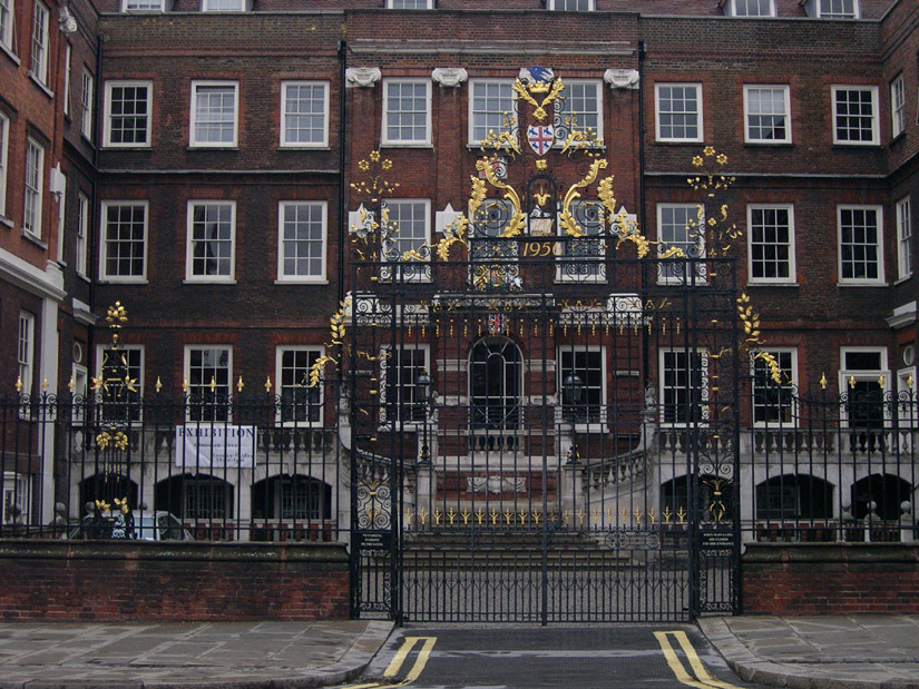 London - Queen Victoria Street, business gate