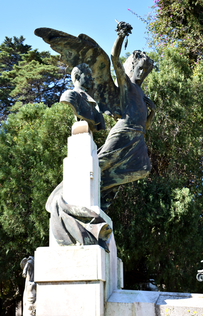 'floating' angel, Galeazzo monument, Cimitero di Bonaria, Cagliari