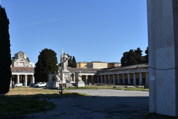 central courtyard, Cimitero di Poggioreale, Napoli