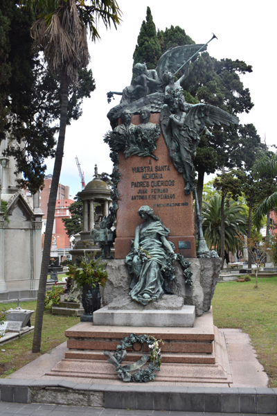 Tumba Peirano, Cementerio Central, Montevideo