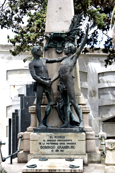 Tumba Domingo Aramburu, Cementerio Central, Montevideo
