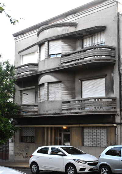 Art Deco building at Paraguay 1079, Montevideo