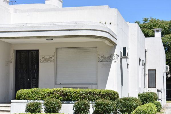 Deco details, Art Deco building at Agraciada 3265, Montevideo