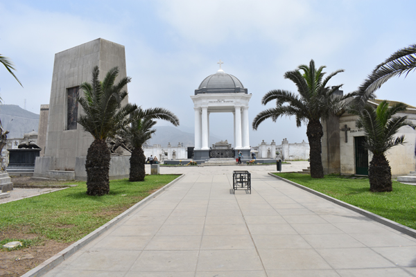 gazebo, Cementerio Presbitero Matias Maestro, Lima, Peru