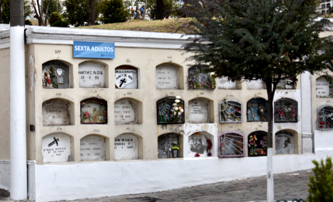 sixth building of niches for adults, Cementerio San Diego, Quito, Ecuador