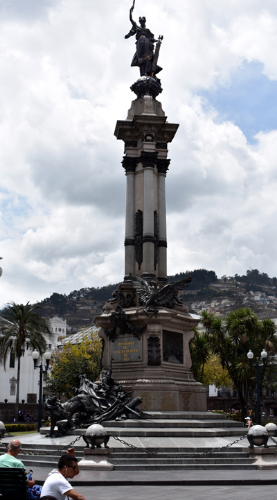 Monumento a los Heroes, Plaza de la Independencia, Quito, Ecuador