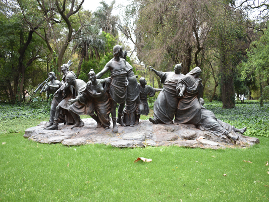 Buenos Aires - Jardin Botanico - Saturnalia sculpture