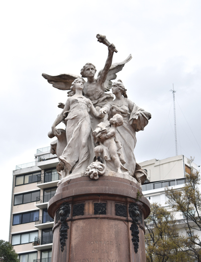 Buenos Aires - Plaza Francia - Peynot sculpture